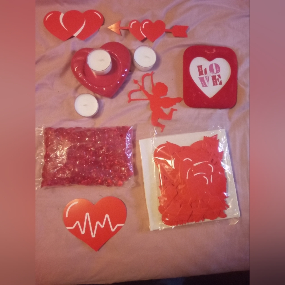 Red Heart Love Decor Set